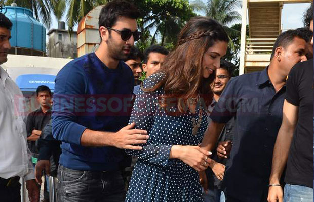 Ranbir-Deepika-Moments-002