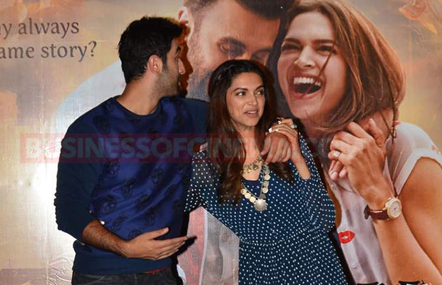 Ranbir-Deepika-Moments-003