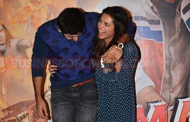 Ranbir-Deepika-Moments-004