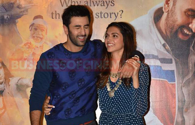 Ranbir-Deepika-Moments-09