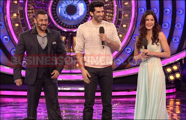 Katrina-Kaif-and-Aditya-Roy-Kapur-on-BB9-1