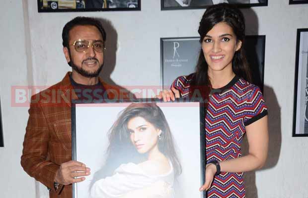 kriti-Sanon-&-Gulshan-Grover