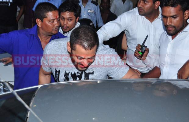 salman-candid-6