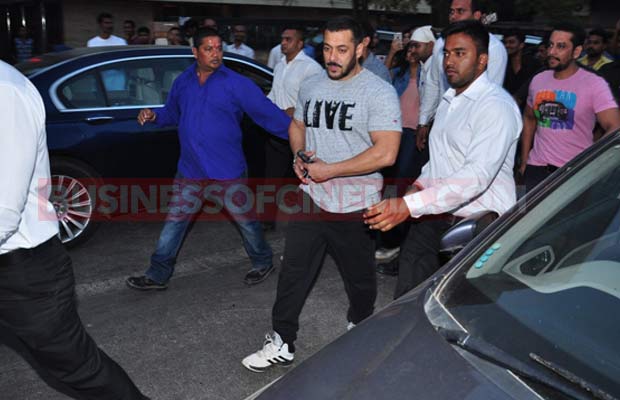 salman-candid-9