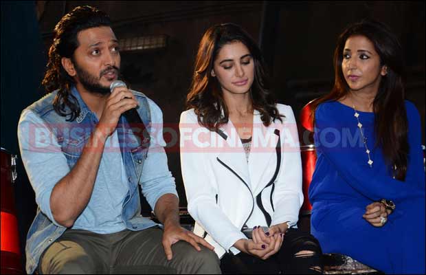 Riteish-Deshmukh-and-nargis-banjo-4