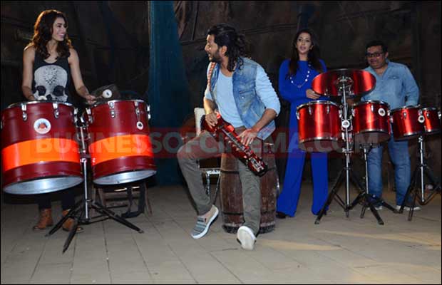 Riteish-Deshmukh-and-nargis-banjo-6