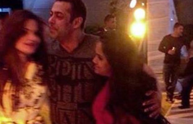 Salman-Khan-Arpita-Khan-Aayush-Sharm-Baby-SHower-008745