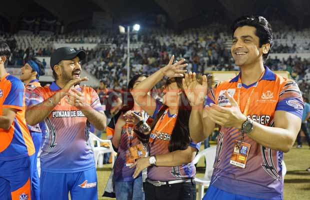 ayushman-and-sonu-sood-at-ccl-match-1