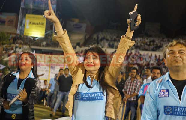 ayushman-and-sonu-sood-at-ccl-match-3