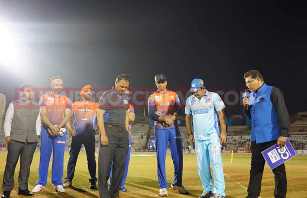 ayushman-and-sonu-sood-at-ccl-match-5