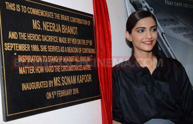 sonam-kapoor-st-xaviers-3