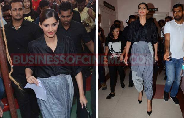 sonam-kapoor-st-xaviers-4