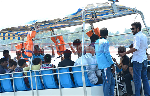 alia-siddharth-fahad-travl-by-jetty-16