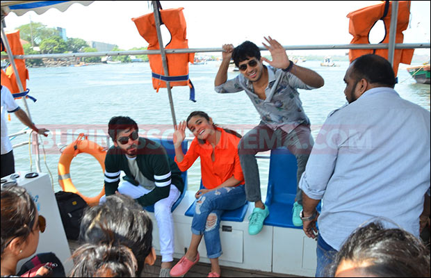 alia-siddharth-fahad-travl-by-jetty-17