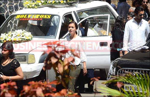 emran-hashmi-mother-funeral-12