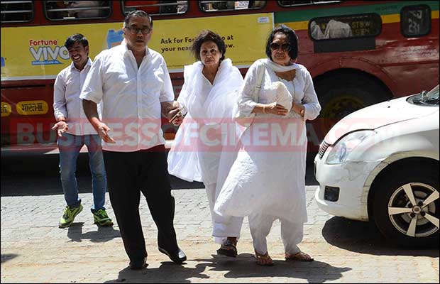 emran-hashmi-mother-funeral-2