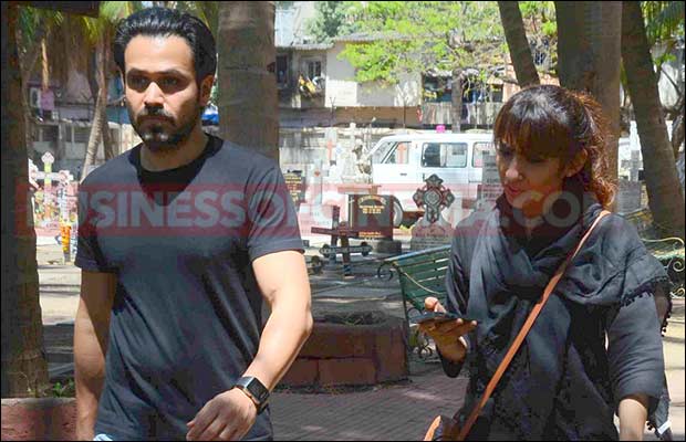 emran-hashmi-mother-funeral-3