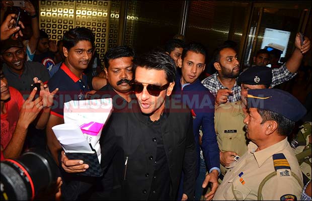 ranveer-srk-leave-for-toifa-2