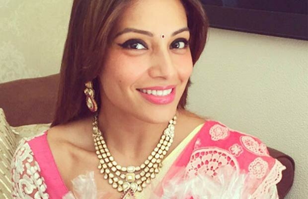 Bipasha-Pooja--.4