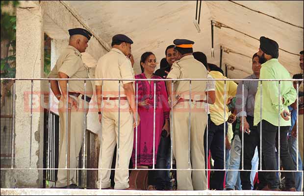 pratyusha-banerjee-funeral-3