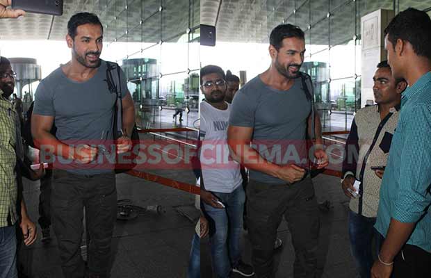 JohnAbraham-Aiport2