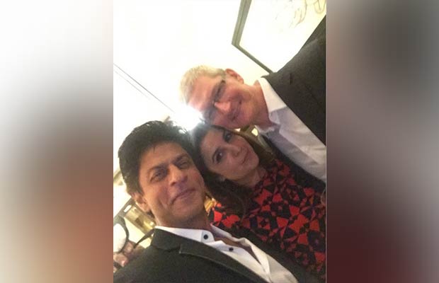 Shahrukhkhan-farahkhan-TimCook