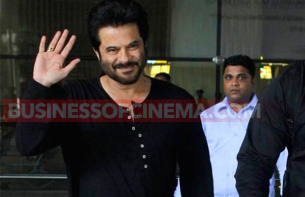 Anil-Kapoor-Airport-3