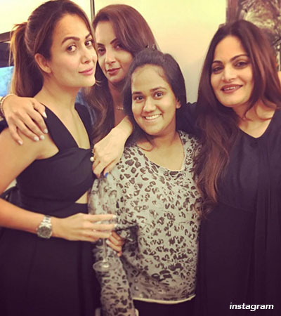 Arpita-Khan-Seema-Khan-Amrita-Arora-Party-5