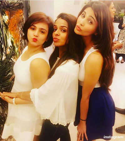 Daisy-Shah-Shweta-Rohira-Party-7