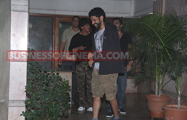 Shahrukh-Khan-Farhan-Akhtar-Snapped-4