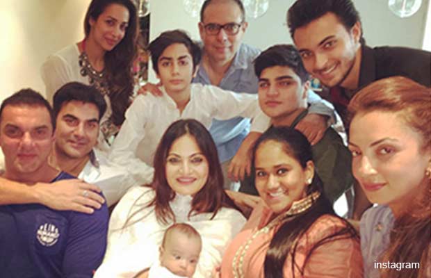 Sohail-khan-arbaaz-khan-malika-arora-khan-arpita-khan-eid