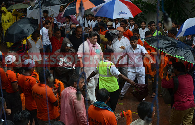 rishi-kapoor-visarjan-16