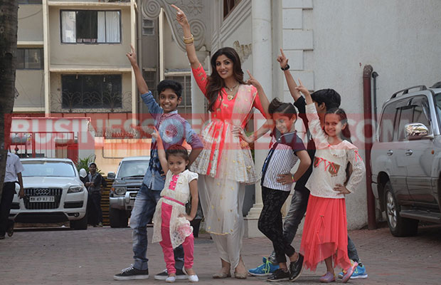 Shilpa-Shetty-Visarjan-9