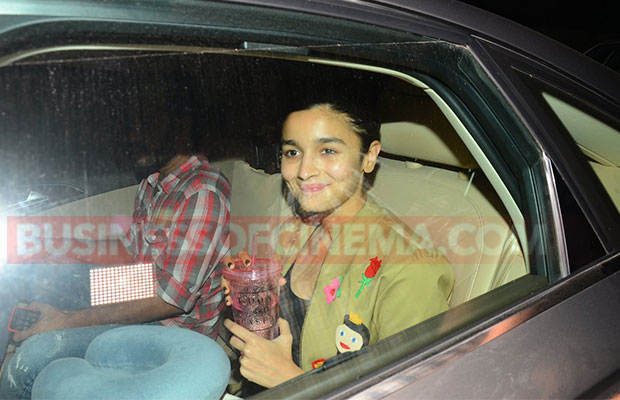 alia-bhatt-snapped-5