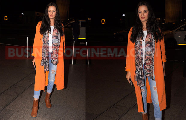 evelyn-sharma-airport-5