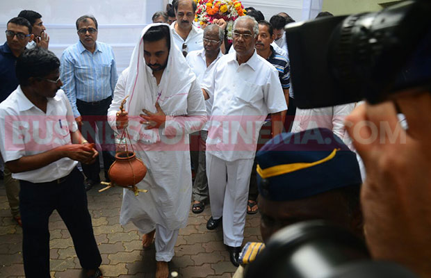 raj-kundra-funeral-1