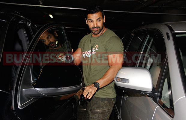 john-abraham-snapped-4