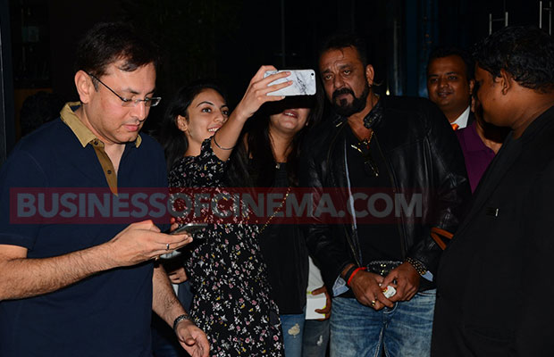 sanjay-dutt-family-snapped2