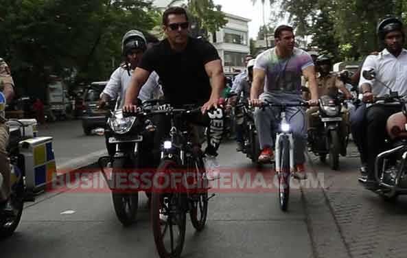 Salman Khan Sohail Khan Cycle