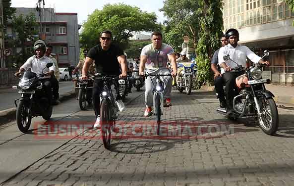 Salman Khan Sohail Khan Cycle