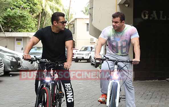 Salman Khan Sohail Khan Cycle