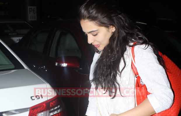 BFFs Jhanvi Kapoor And Sara Ali Khan Spotted Twinning In White- Who Wore Indian Wear Better?