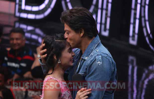 Photos: Shah Rukh Khan Dances His Heart Out At Jab Harry Met Sejal Promotions On Dance Plus Season 3