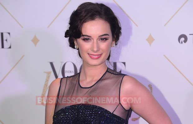 Vogue Beauty Awards 2017: Aishwarya Rai Bachchan, Karisma Kapoor, Disha Patani Turn Heads!