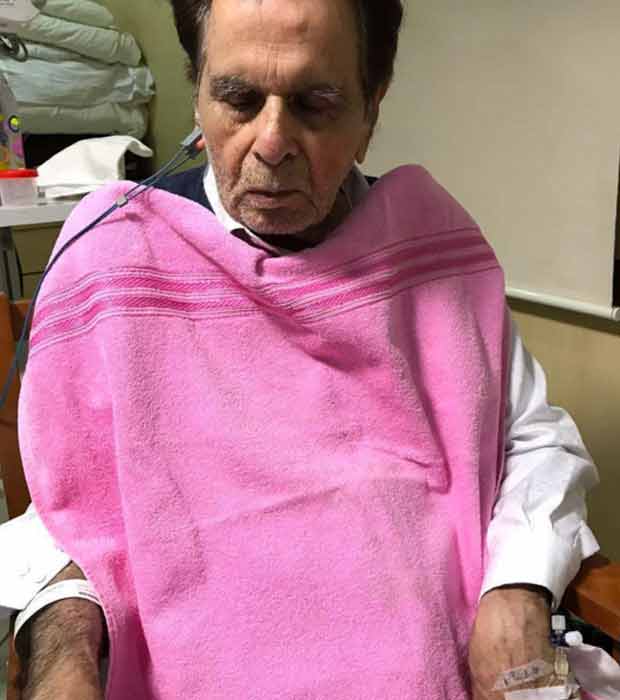 This Picture Of Dilip Kumar Shows How Deteriorated His Health Is!