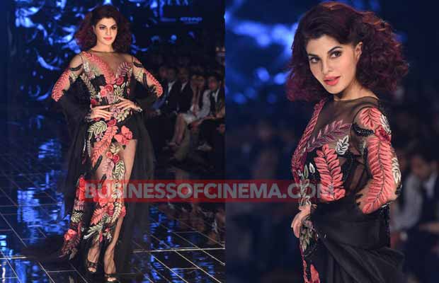 LFW'17 Finale: Jacqueline Fernandez-Aditya Roy Kapur Amped Up Hotness Quotient In Manish Malhotra Creation!