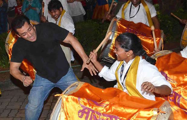 Photos: Salman Khan Dances His Heart Out During Ganesha Visarjan