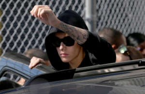 Justin Bieber Takes A Dig At One Direction Again!