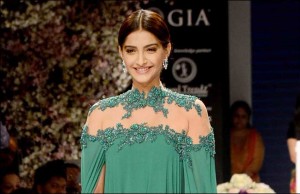 Sonam Kapoor Headed To San Francisco!