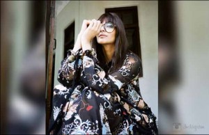 Photos: The Tanned New Look Of Sonam Kapoor Is The Hottest New Fashion Trend